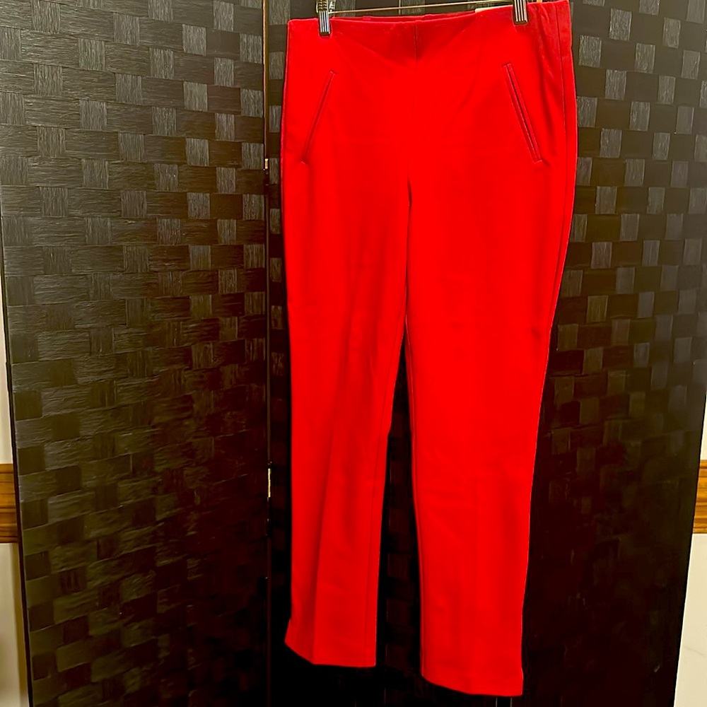 NWT! Women’s SZ 6 (0.5) Chico’s red So Slimming stretch slacks.